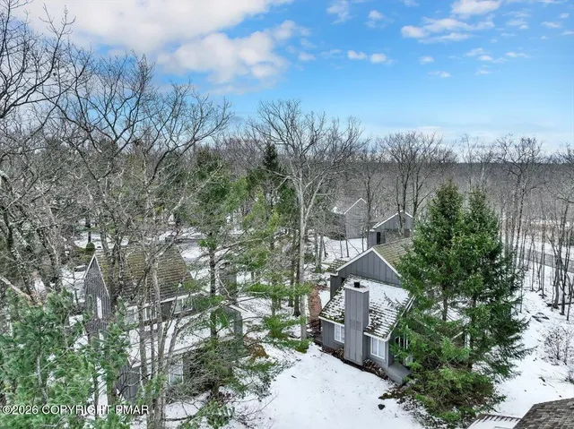 $269,000 | 144 Telemark Lake, Lake Harmony, PA 18624