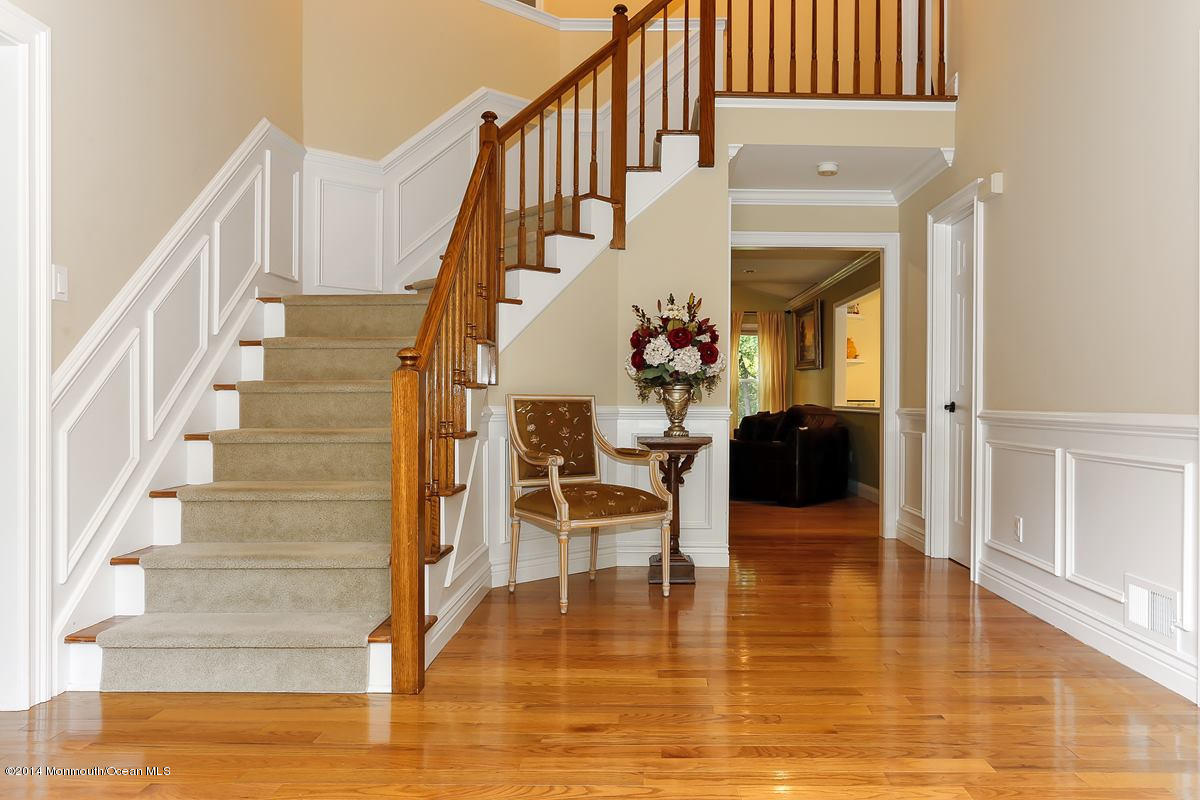 148 Wyncrest Road Marlboro, NJ 07746 - Photo 17 of 33 foyer1_1200