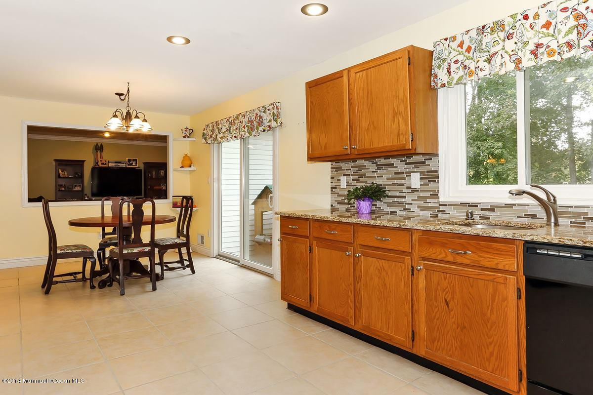 148 Wyncrest Road Marlboro, NJ 07746 - Photo 22 of 33 kitchen2_1200