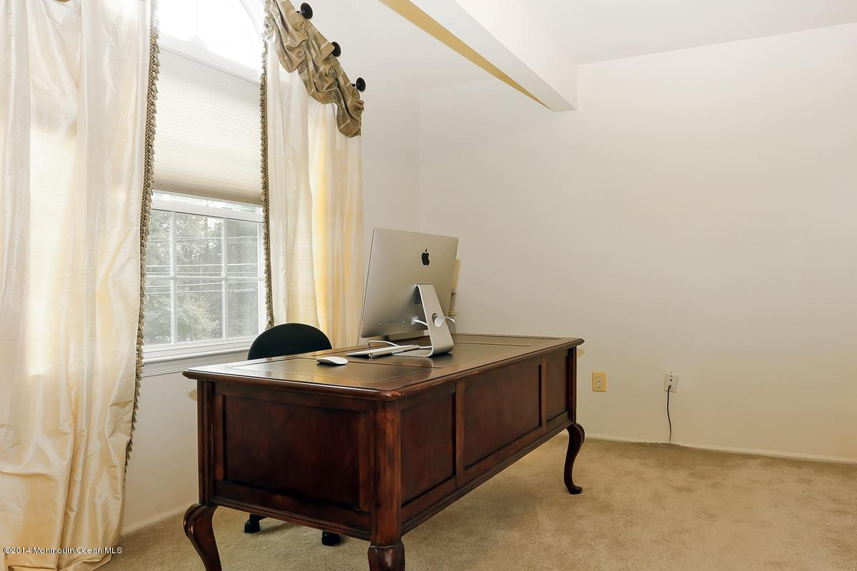 148 Wyncrest Road Marlboro, NJ 07746 - Photo 26 of 33 office_1200