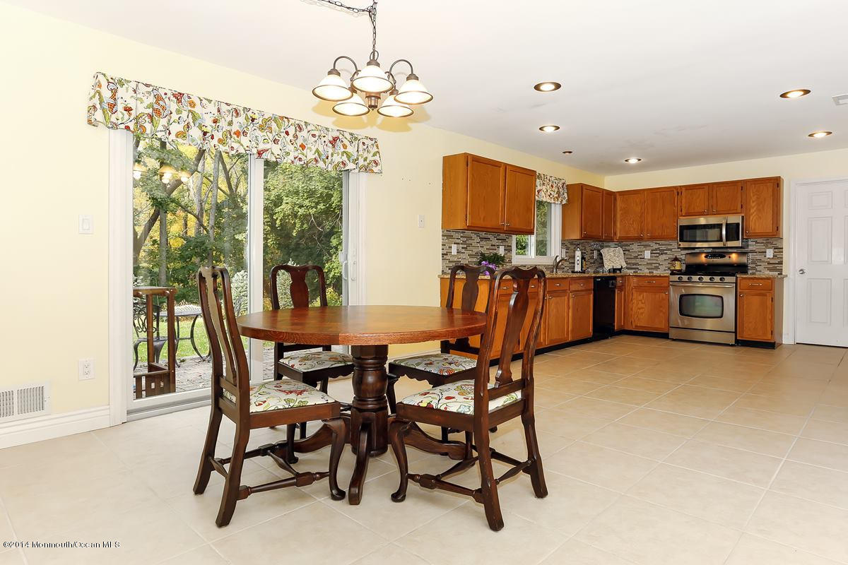 148 Wyncrest Road Marlboro, NJ 07746 - Photo 5 of 33 breakfastarea_1200