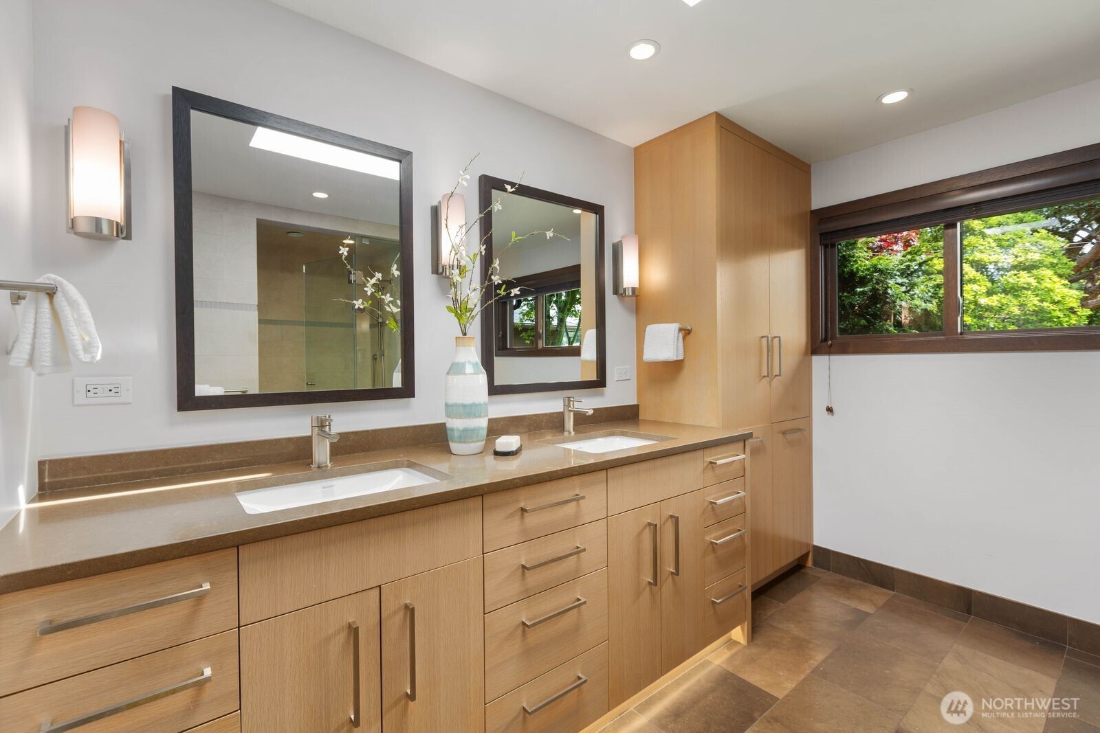 8809 42nd Avenue Southwest Seattle, WA 98136 - Photo 15 of 39