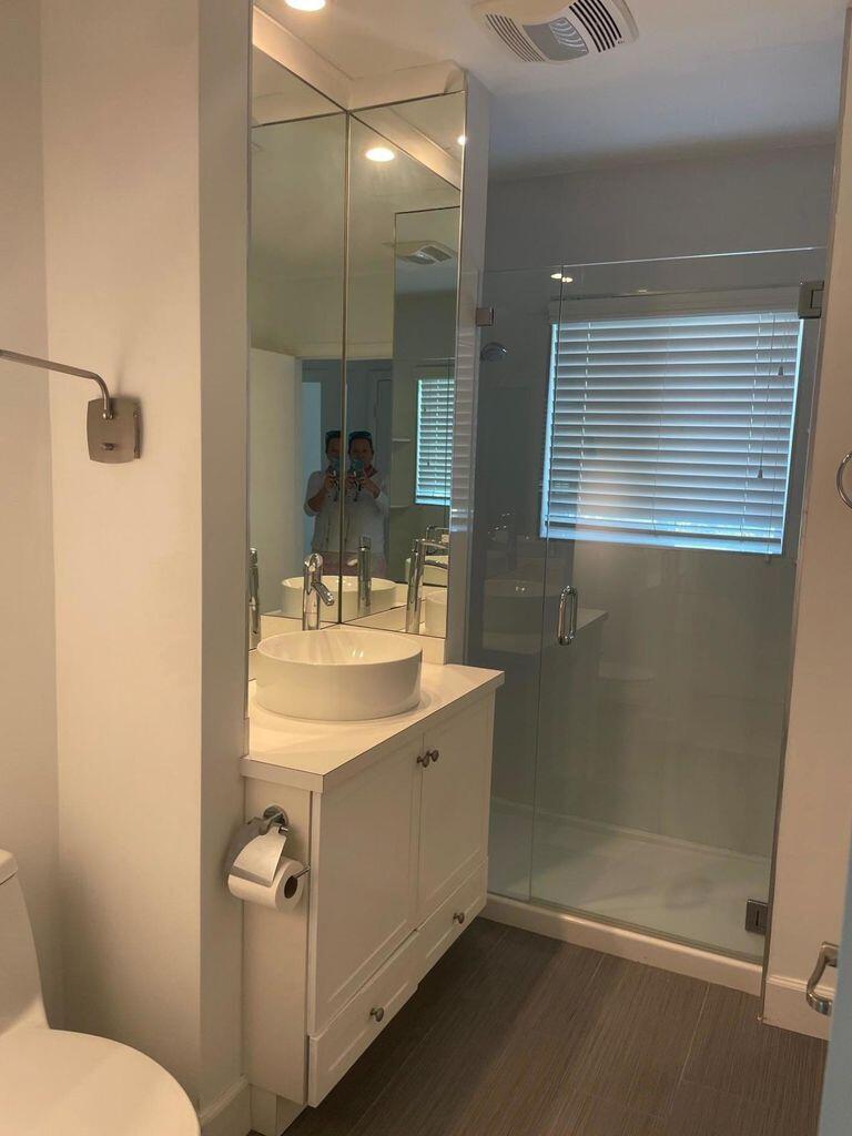 1176 Cabana Road Singer Island, FL 33404 - Photo 7 of 16 Bathroom