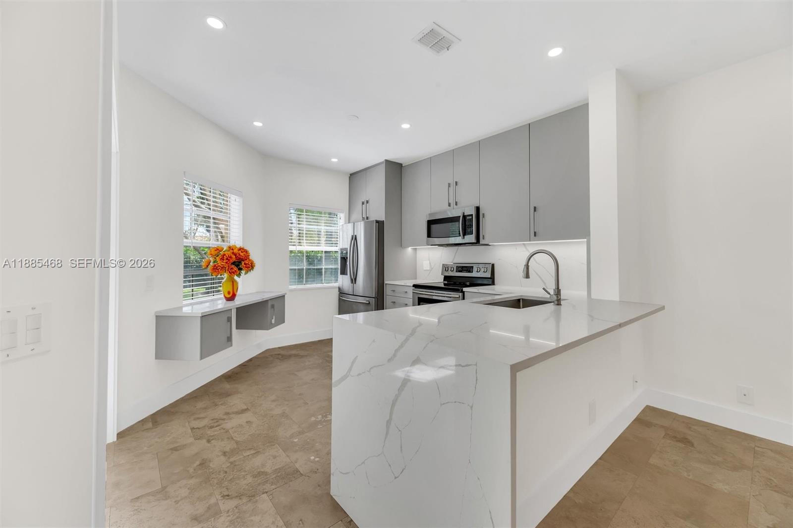 6538 Via Regina, Unit 9 Boca Raton, FL 33433 - Photo 4 of 23 Photo 4
