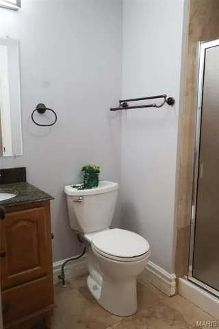 $2,250 | 757 Syracuse Avenue, Unit 1N, University City, MO 63130