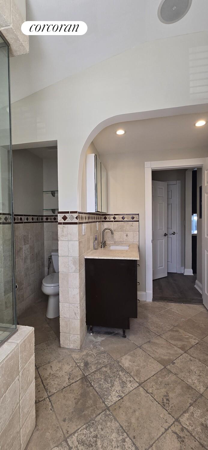 162-16 77th Road, Unit 2 Queens, NY 11366 - Photo 15 of 28