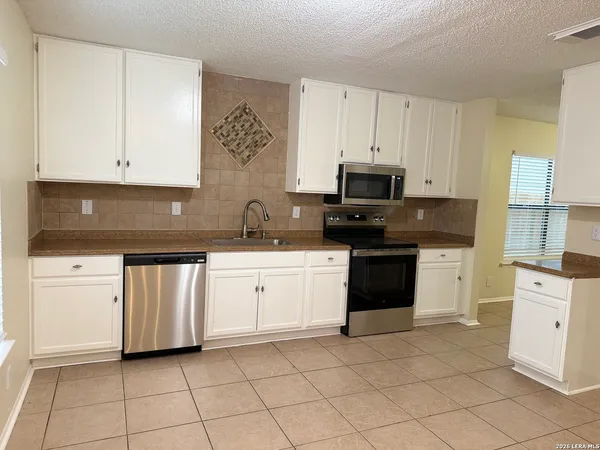 $1,900 | 8351 Longhorn Ridge Drive, Converse, TX 78109