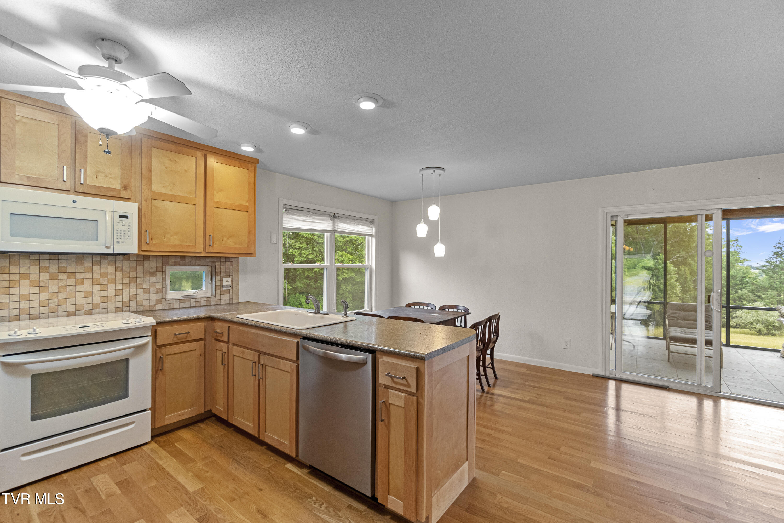 872 Doyle Davis Road Greeneville, TN 37743 - Photo 21 of 34 DSC01088