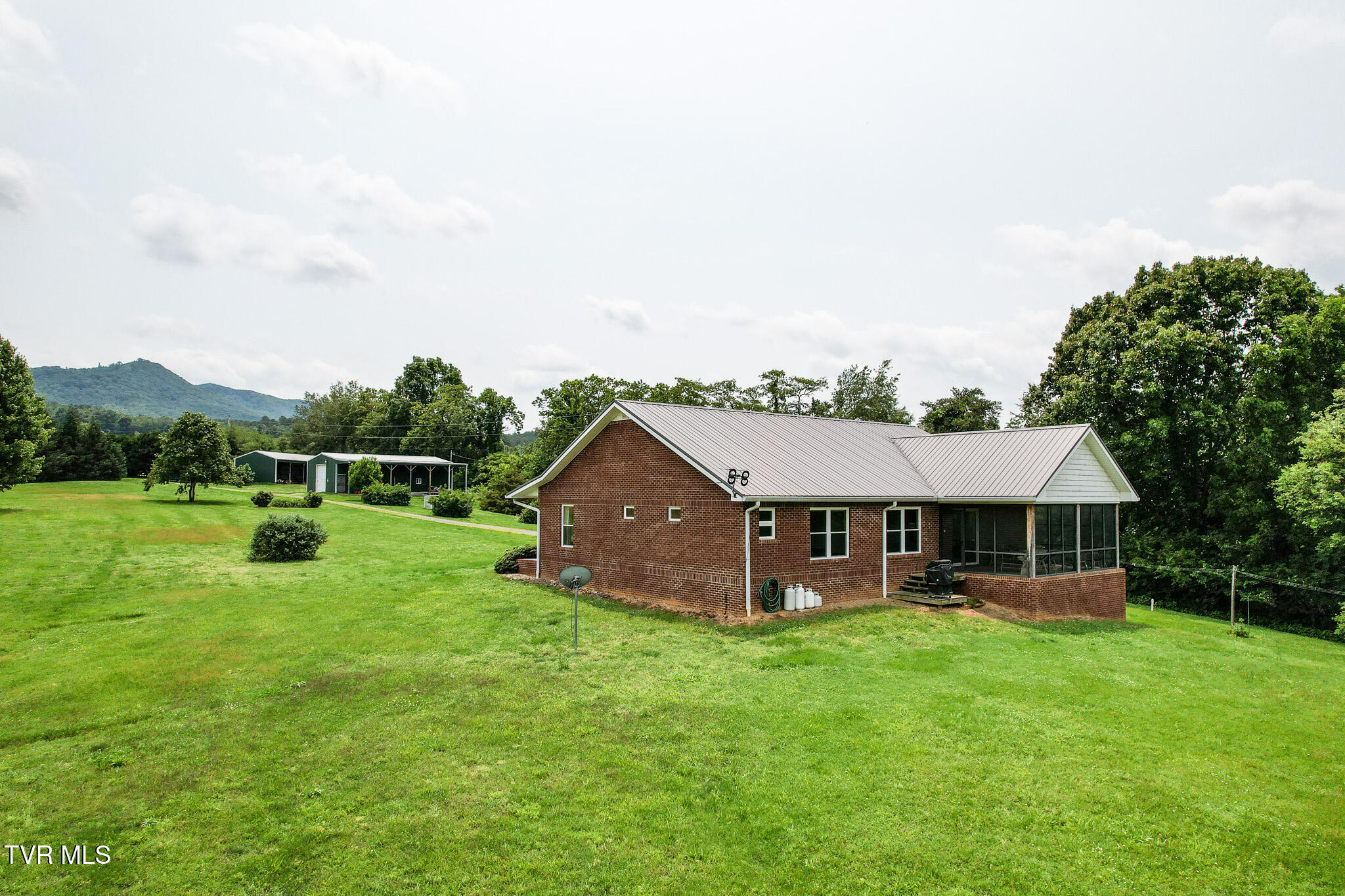 872 Doyle Davis Road Greeneville, TN 37743 - Photo 4 of 34 DJI_0031