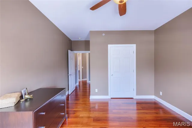 $299,900 | 13101 Mill Crossing Court, Unit 302, St. Louis, MO 63141