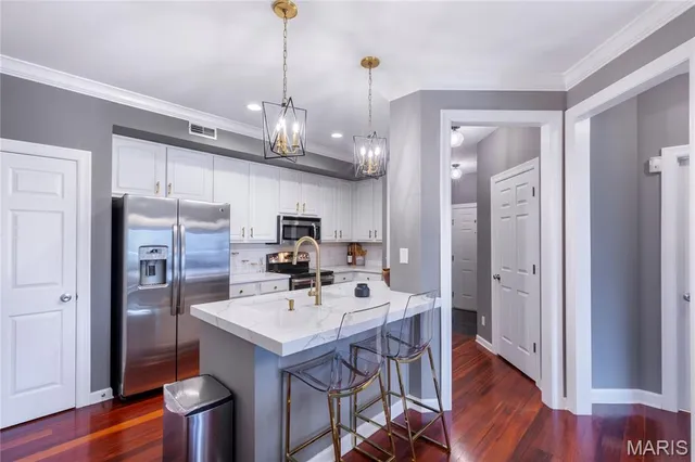 $299,900 | 13101 Mill Crossing Court, Unit 302, St. Louis, MO 63141