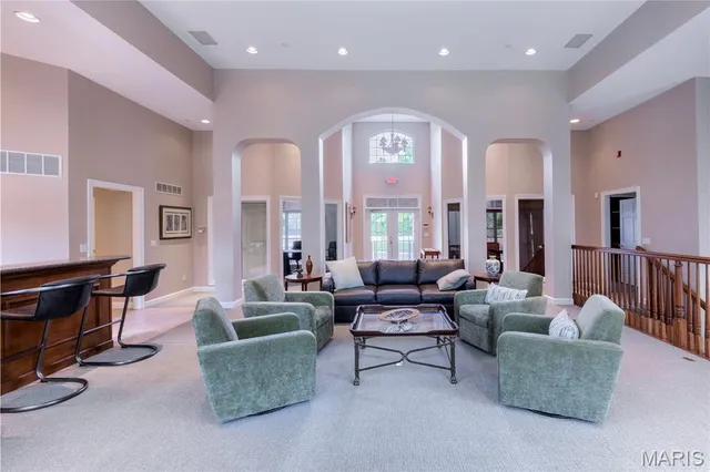 $299,900 | 13101 Mill Crossing Court, Unit 302, St. Louis, MO 63141