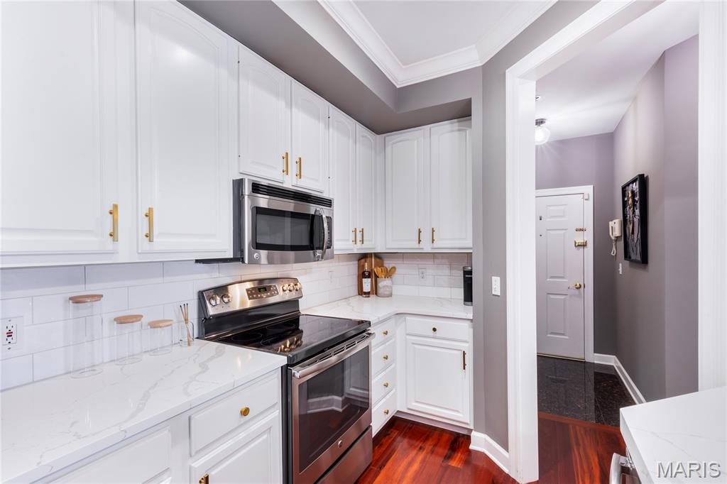 13101 Mill Crossing Court, Unit 302 St. Louis, MO 63141 - Photo 5 of 41