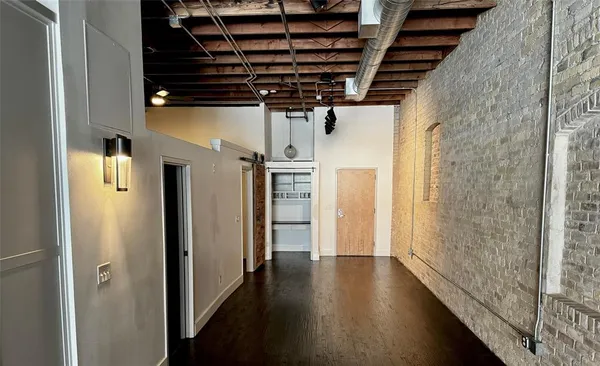 $2,900 | 411 Brazos Street, Unit 218, Austin, TX 78701