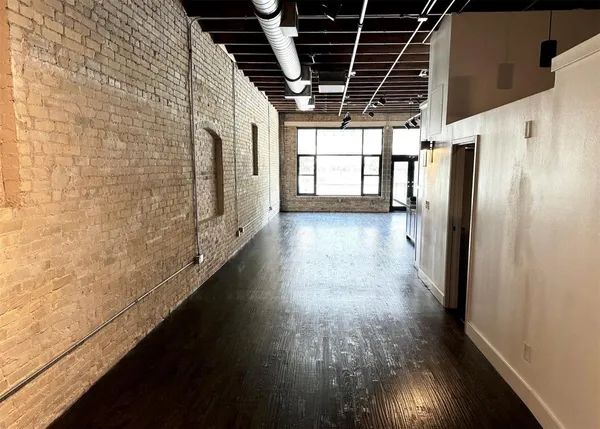 $2,900 | 411 Brazos Street, Unit 218, Austin, TX 78701