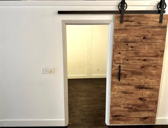 $2,900 | 411 Brazos Street, Unit 218, Austin, TX 78701