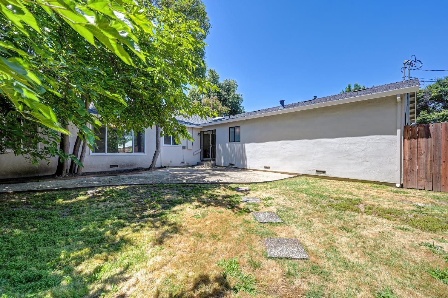 3256 Strevel Way Sacramento, CA 95821 - Photo 32 of 50