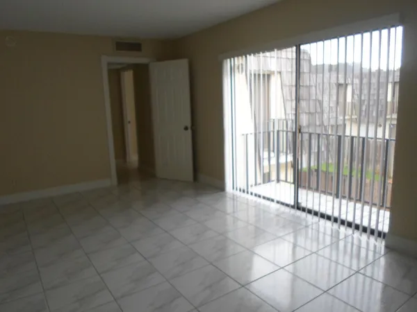 $2,300 | 1674 Forest Lakes Circle, Unit C, West Palm Beach, FL 33406