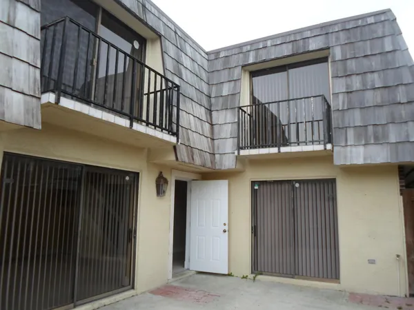 $2,300 | 1674 Forest Lakes Circle, Unit C, West Palm Beach, FL 33406