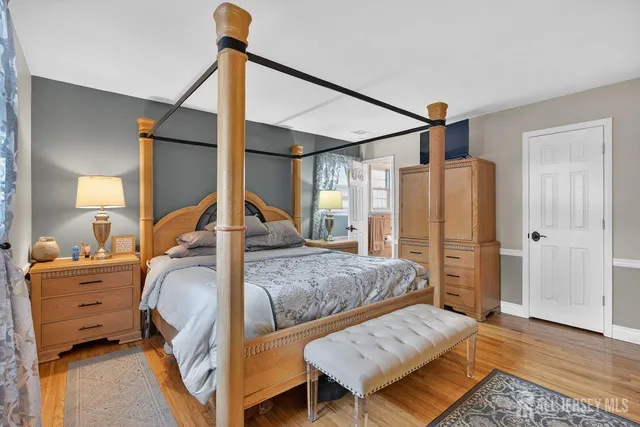 $695,000 | 10 Barbara Place, Sayreville, NJ 08872