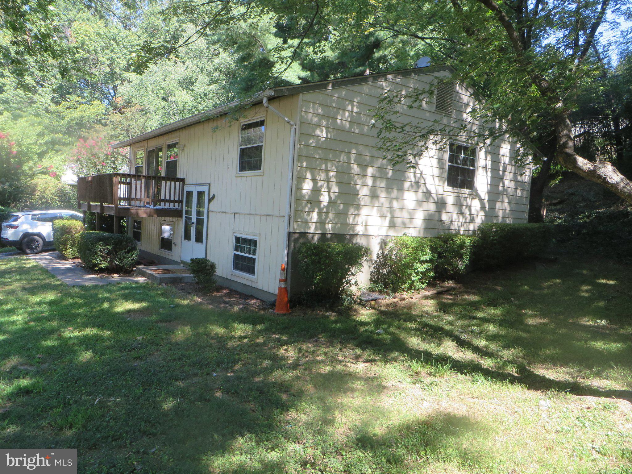 7906 Orange Plank Road Springfield, VA 22153 - Photo 30 of 35 SIDE YARD