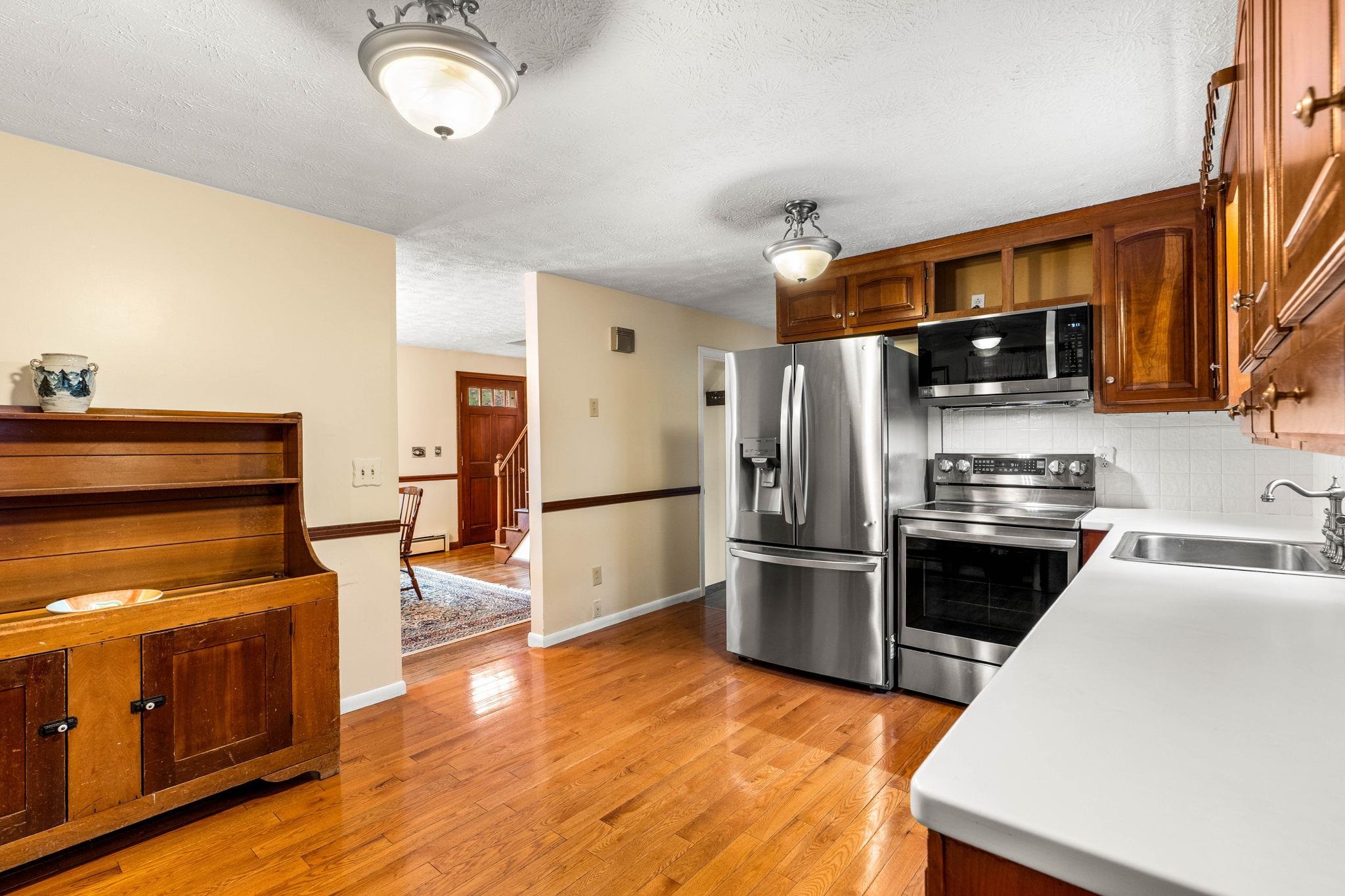 6 Sirod Road Windham, NH 03087 - Photo 8 of 47