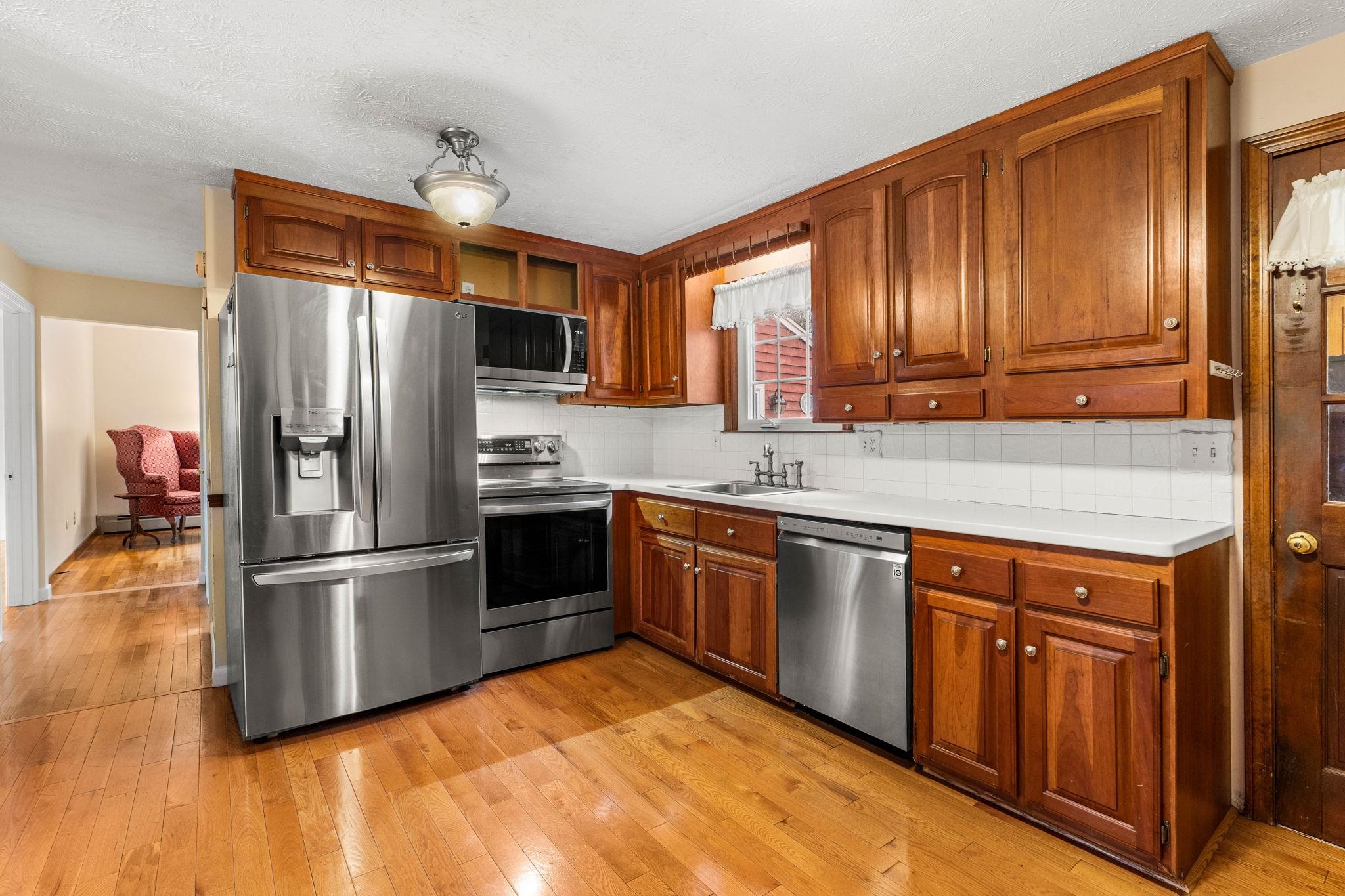 6 Sirod Road Windham, NH 03087 - Photo 9 of 47