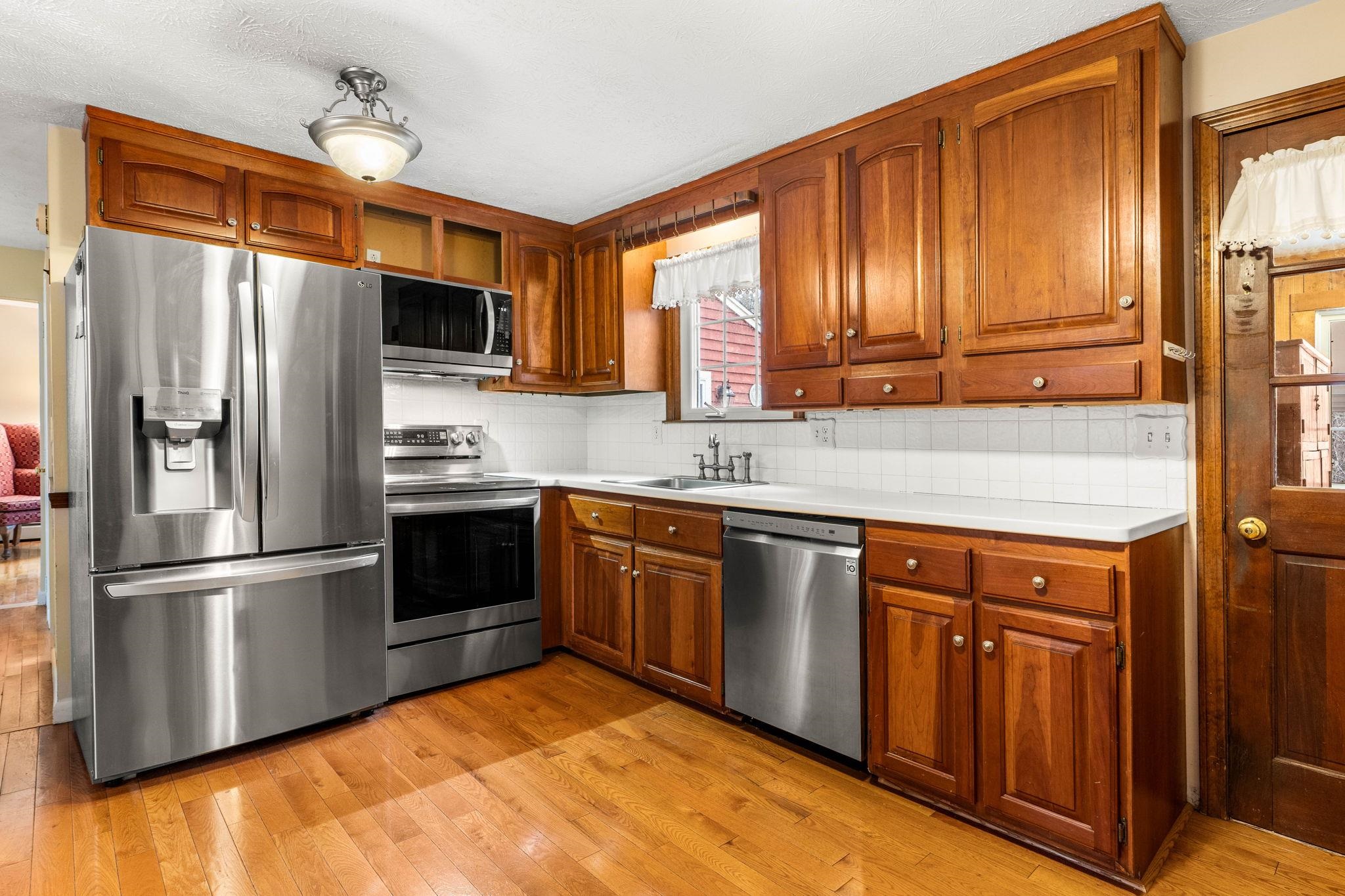 6 Sirod Road Windham, NH 03087 - Photo 10 of 47