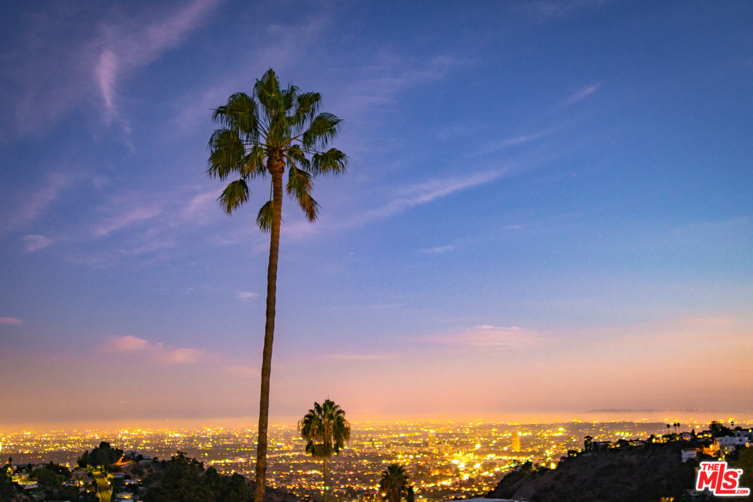 2300 Mt Olympus Drive Los Angeles, CA 90046 - Photo 2 of 26