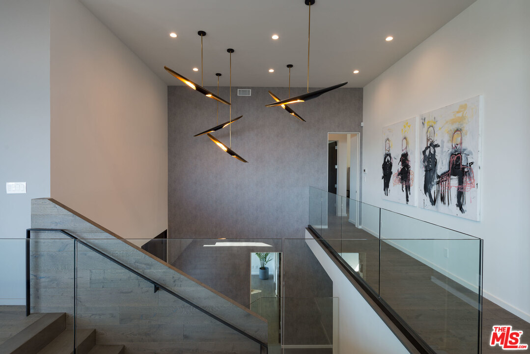 2300 Mt Olympus Drive Los Angeles, CA 90046 - Photo 17 of 26