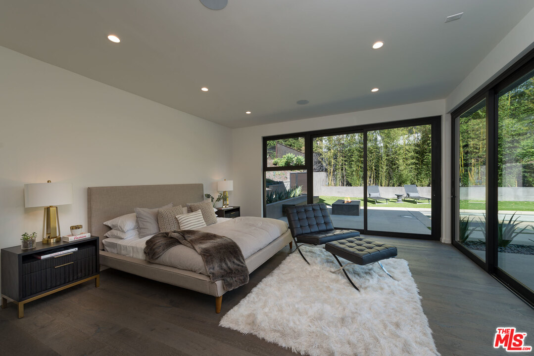 2300 Mt Olympus Drive Los Angeles, CA 90046 - Photo 20 of 26