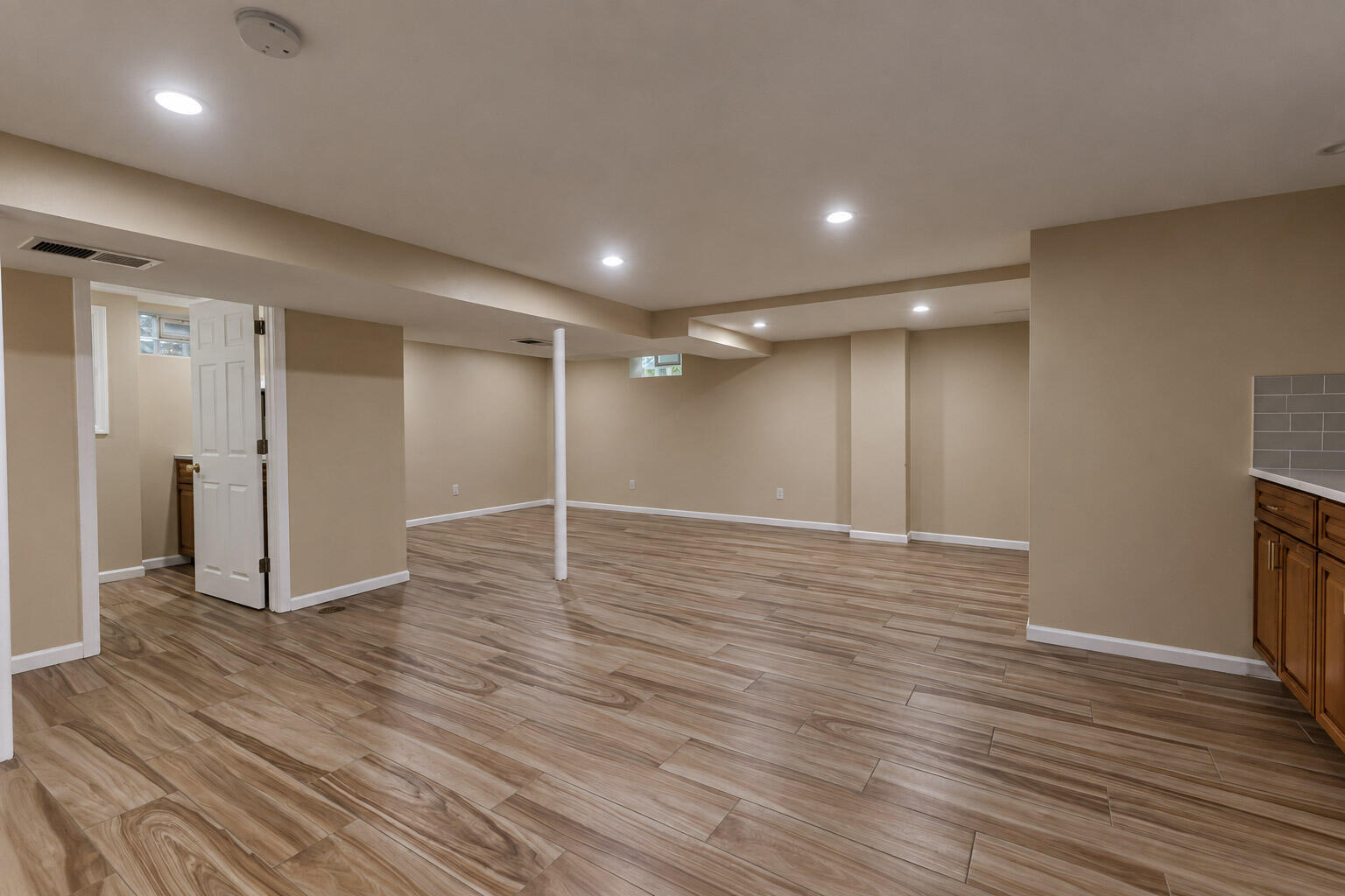10166 South Nicholson Road Oak Creek, WI 53154 - Photo 15 of 22 19-172844d1-f3f9-4f50-b293-4f5de0ea2e05