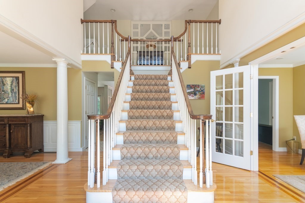 10 Windsor Lane Marshfield, MA 02050 - Photo 4 of 31 a view of entryway with interior