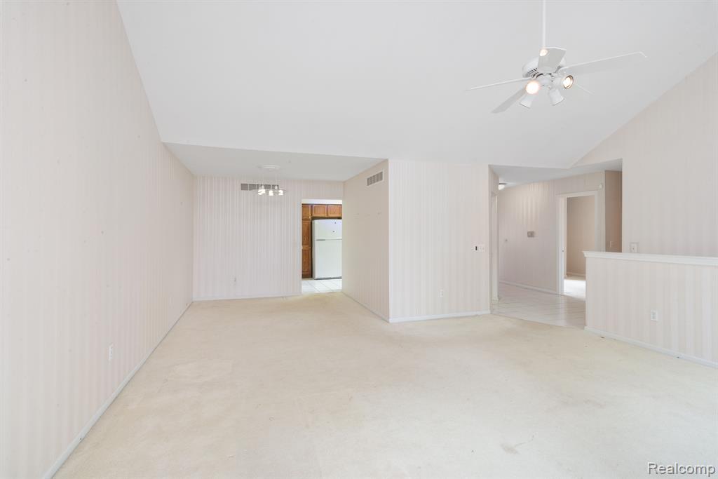 23033 Farmington Road Farmington, MI 48336 - Photo 6 of 35 Gallery Image 6