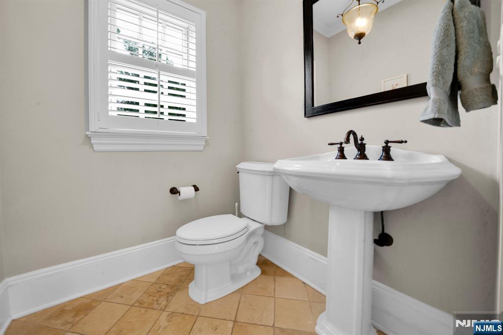 222 Deep Brook Road Wyckoff, NJ 07481 - Photo 21 of 50