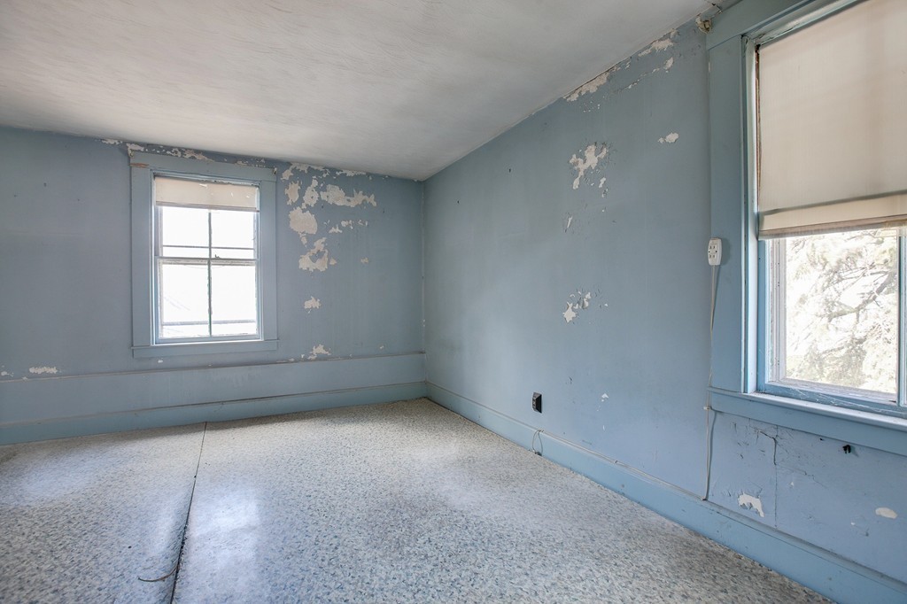 218 West Street Reading, MA 01867 - Photo 20 of 22 a view of empty room with window