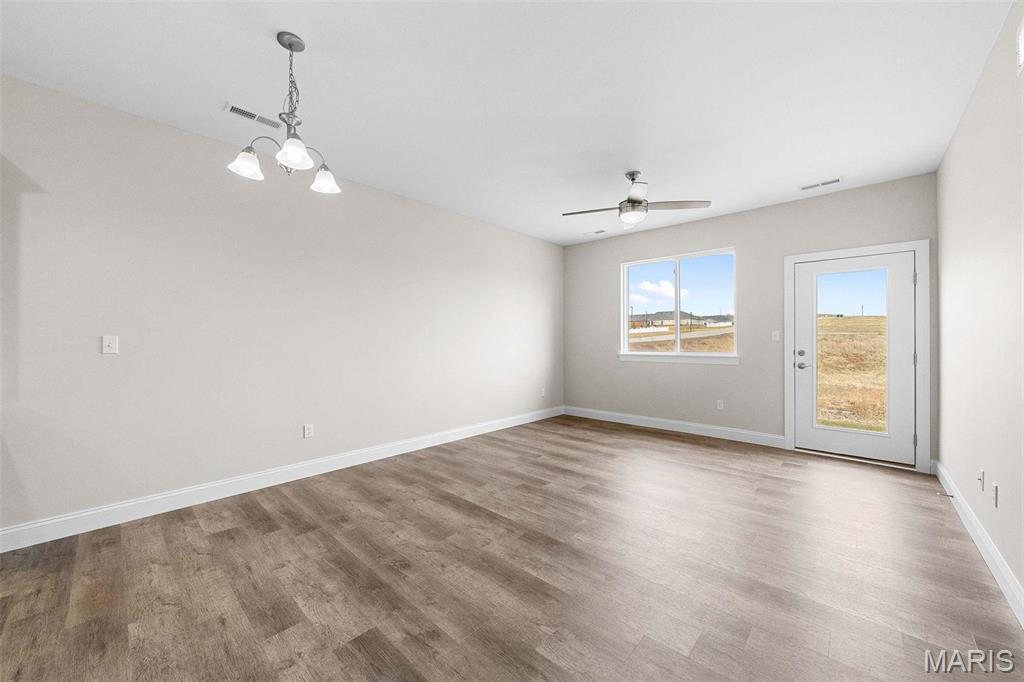 887 Walter Way Washington, MO 63090 - Photo 11 of 21