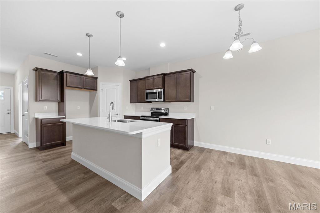 887 Walter Way Washington, MO 63090 - Photo 10 of 21