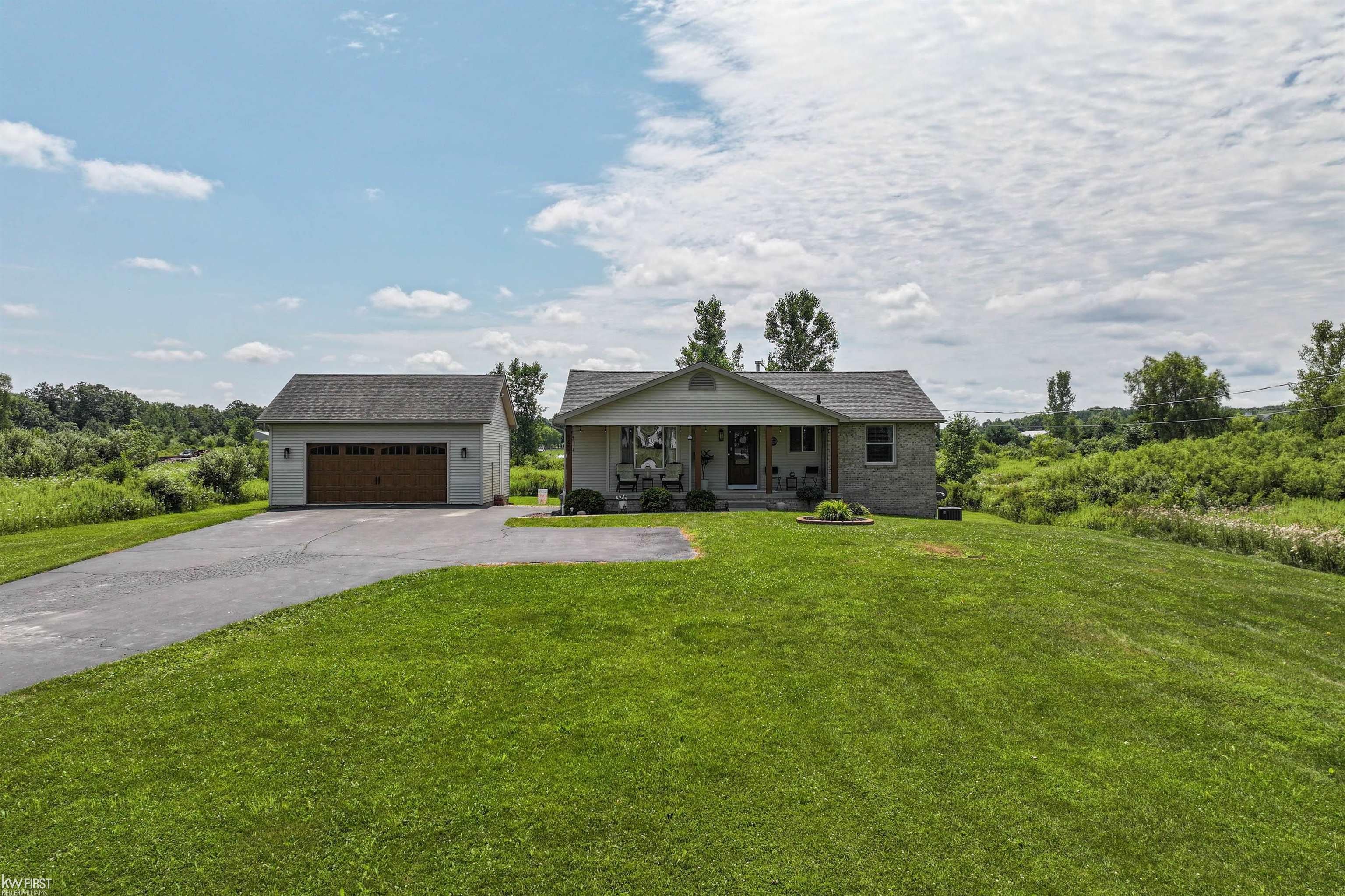9457 Reid Road Swartz Creek, MI 48473 - Photo 1 of 42 50183516-7b423071-2e90-4642-b0cb-666c99412687.JPG