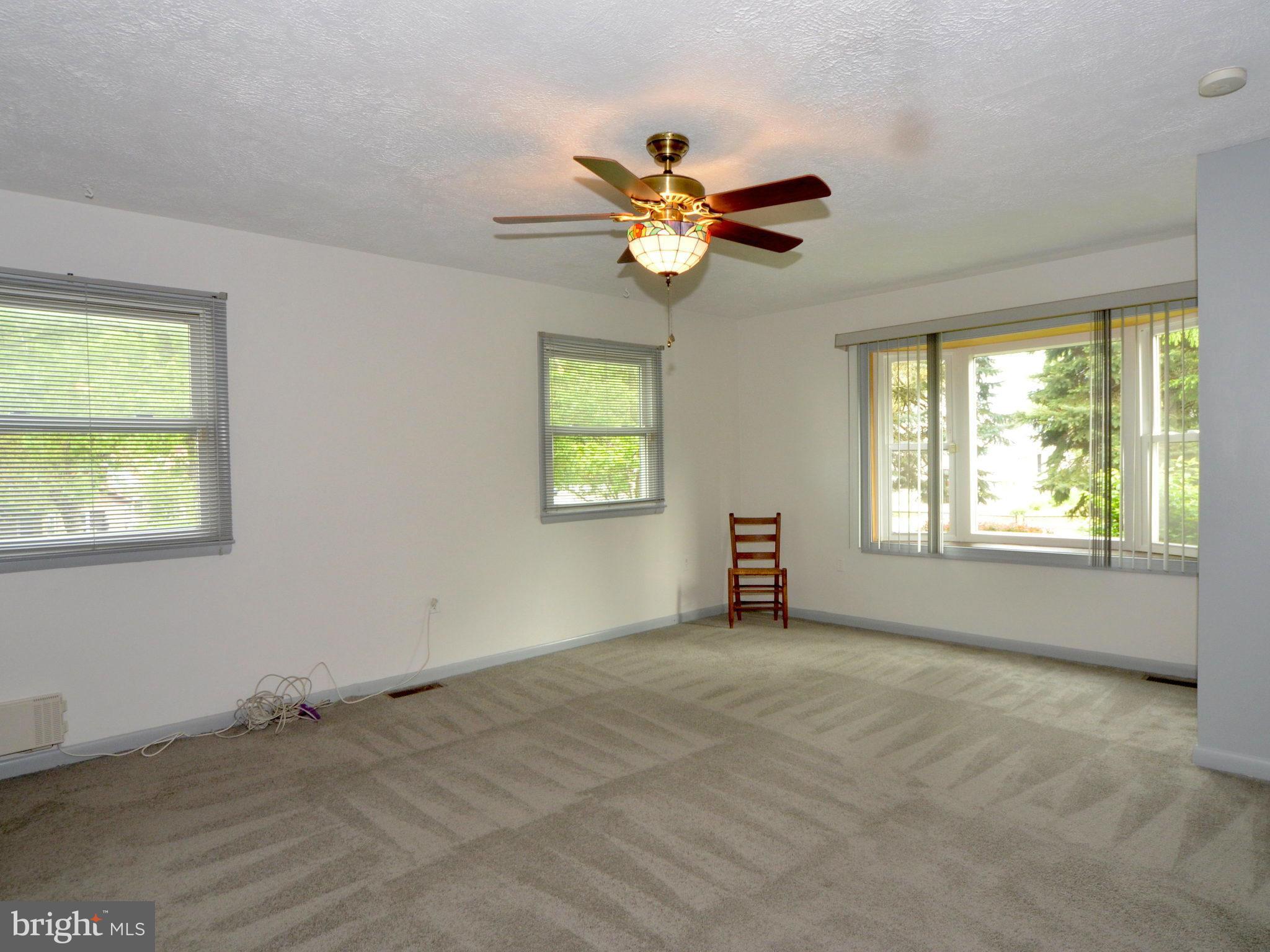 6720 Larkspur Road Morningside, MD 20746 - Photo 10 of 29 a view of an empty room with a window