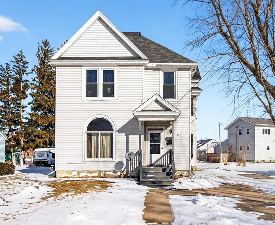 $220,000 | 328 East Fond Du Lac Street, Ripon, WI 54971
