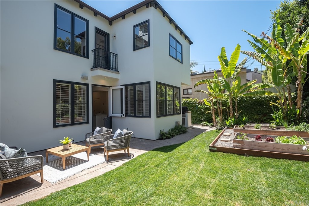 587 26th Street Manhattan Beach, CA 90266 - Photo 11 of 33