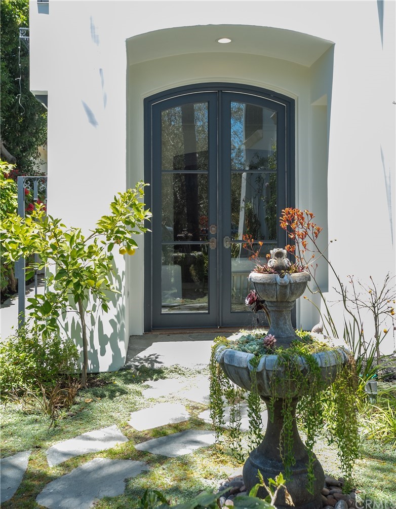 587 26th Street Manhattan Beach, CA 90266 - Photo 3 of 33