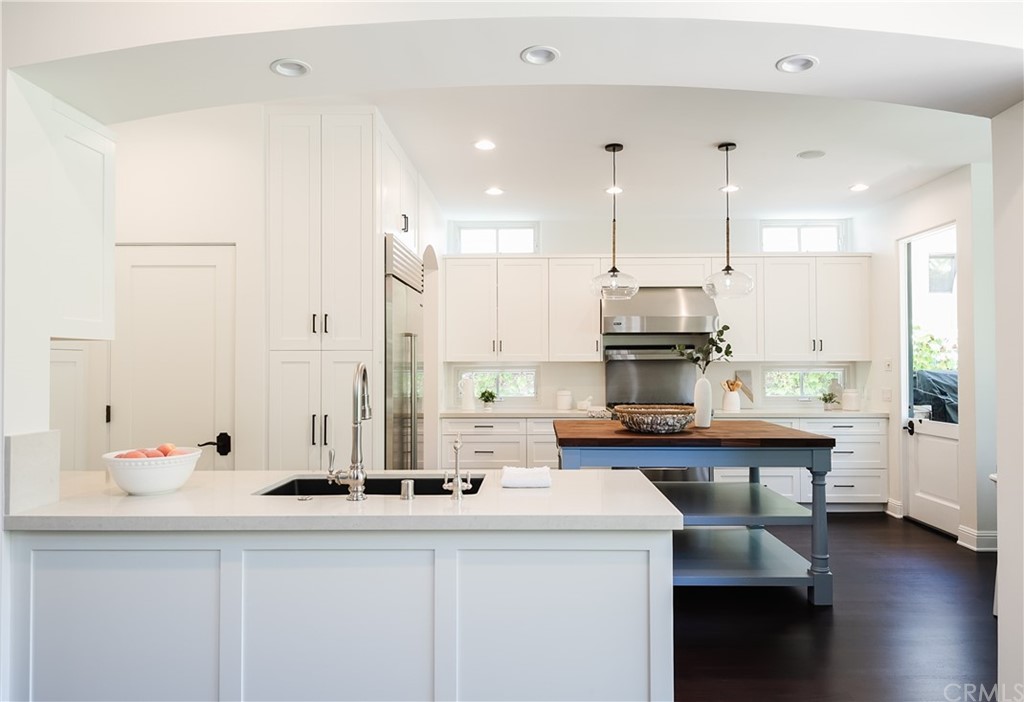 587 26th Street Manhattan Beach, CA 90266 - Photo 7 of 33