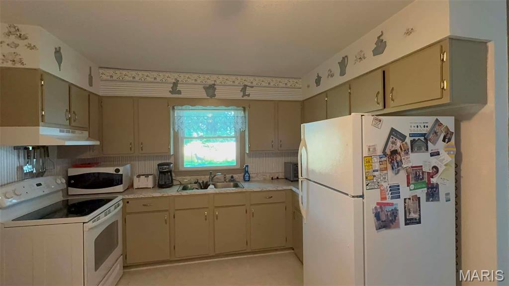 337 East 1st Street Ramsey, IL 62080 - Photo 8 of 17