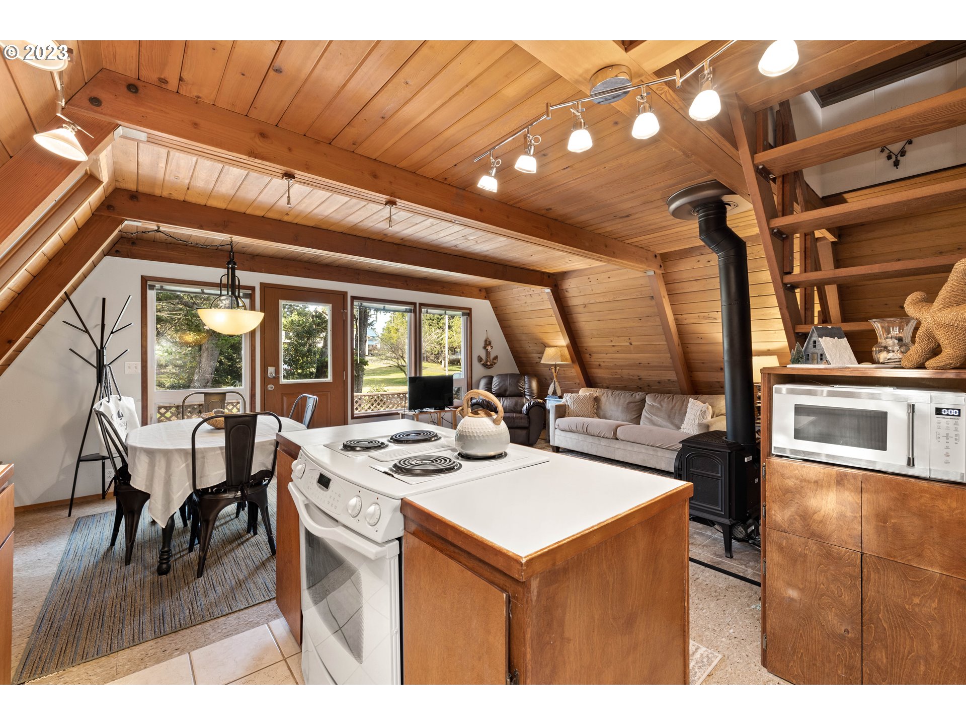 90691 Clark Road Warrenton, OR 97146 - Photo 15 of 32 Gallery Image 15