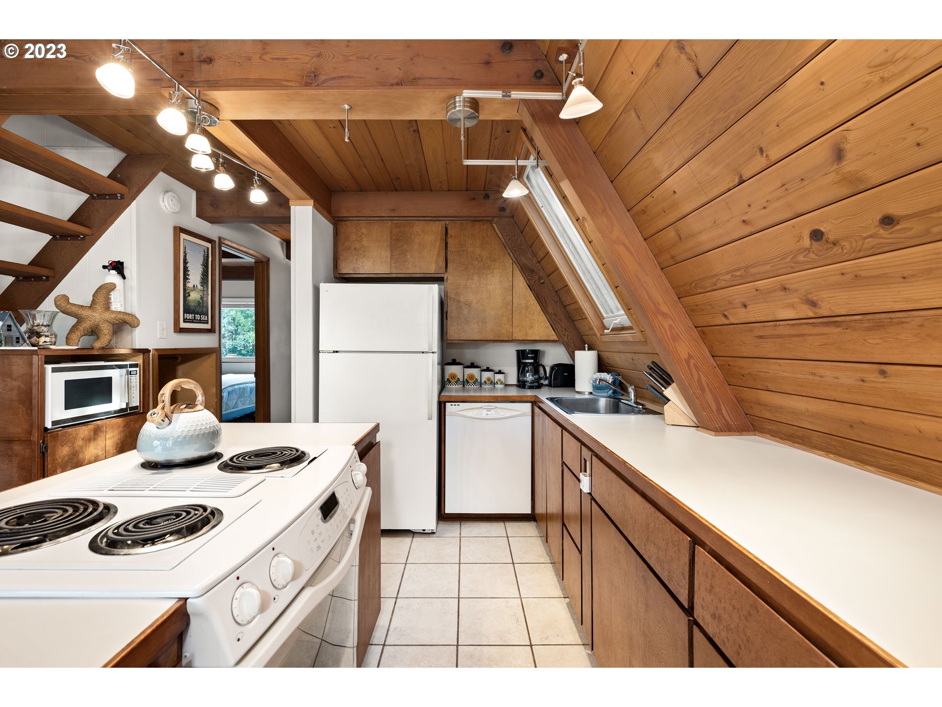 90691 Clark Road Warrenton, OR 97146 - Photo 16 of 32 Gallery Image 16