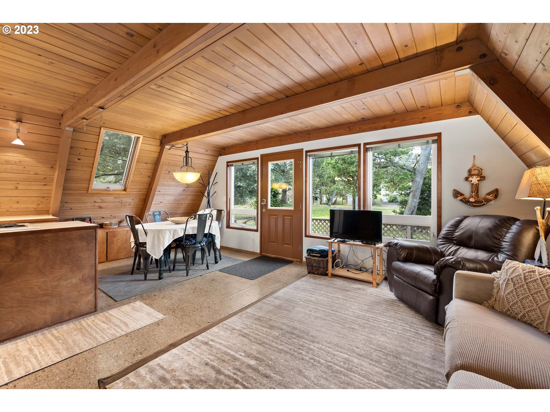 90691 Clark Road Warrenton, OR 97146 - Photo 9 of 32 Gallery Image 9