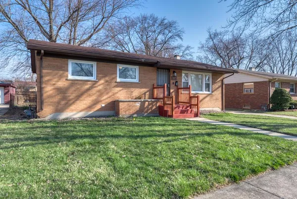 $205,000 | 353 West Hickory Street, Chicago Heights, IL 60411