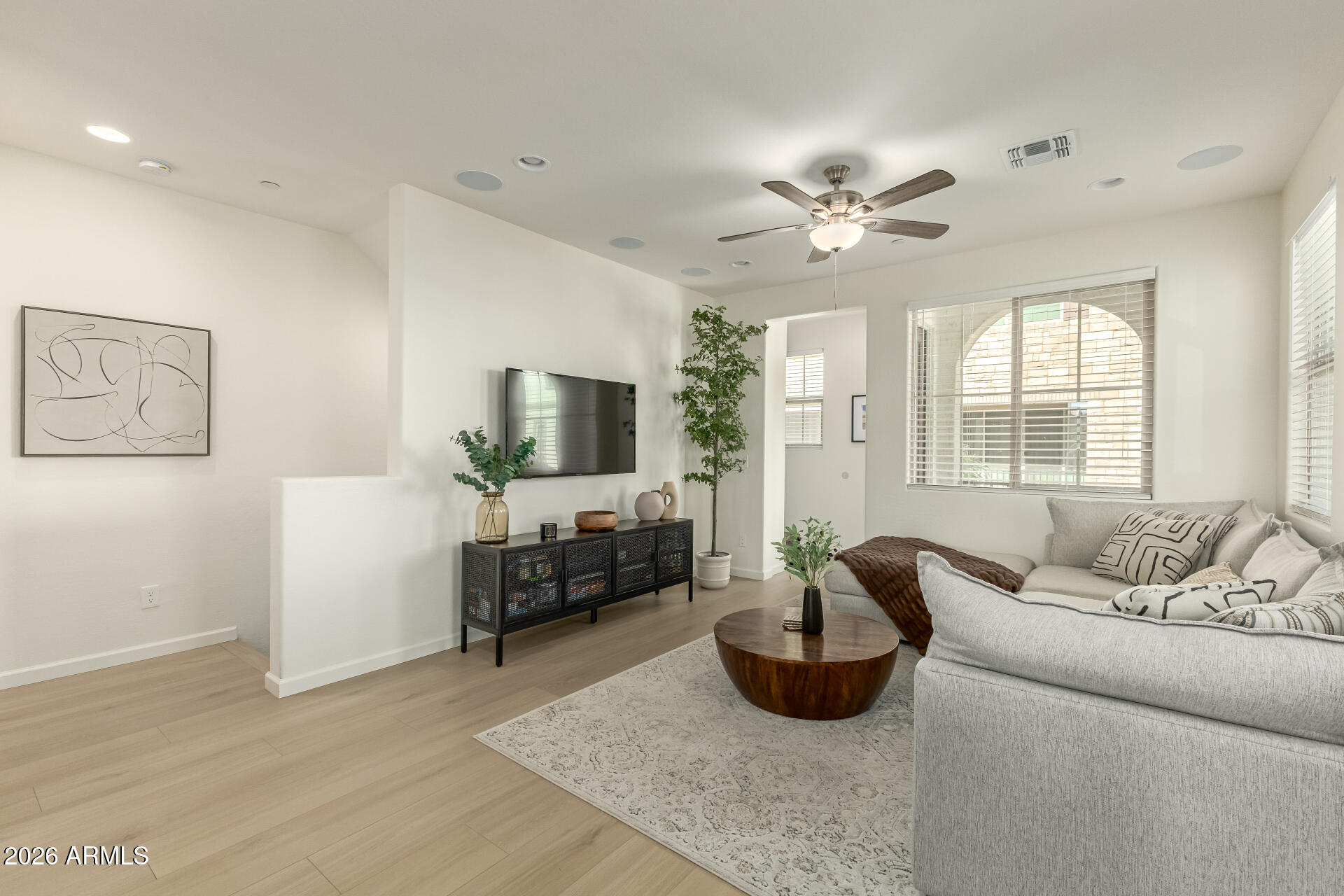 1734 East Hampton Lane Gilbert, AZ 85295 - Photo 4 of 35 04-Hampton